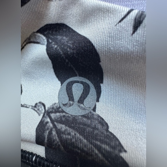 Lululemon Energy Sports Bra Size 12 Floral Light Support 
 Bloom Black/White - Picture 6 of 10